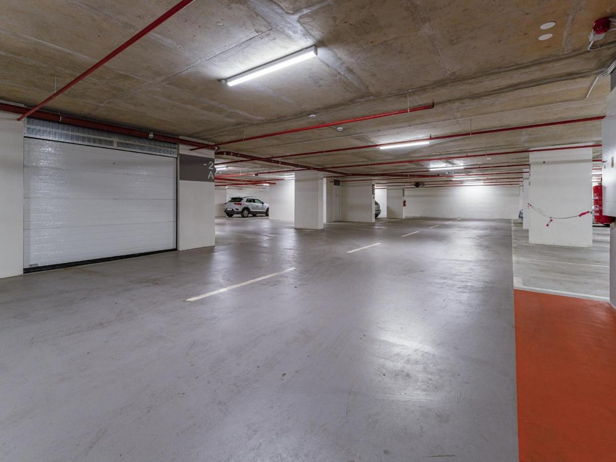 Diamond Two Bedroom Apartment *