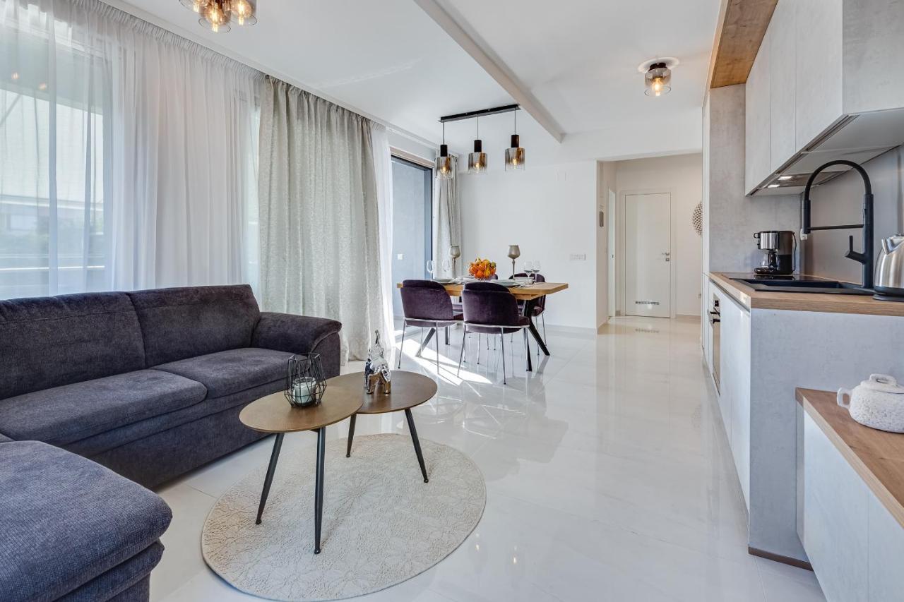 Apartment Diamond Two Bedroom *
