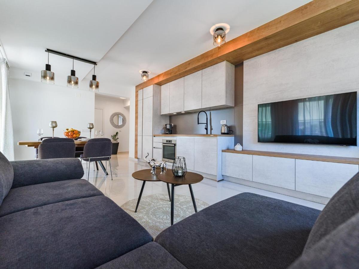 Diamond Two Bedroom Apartment