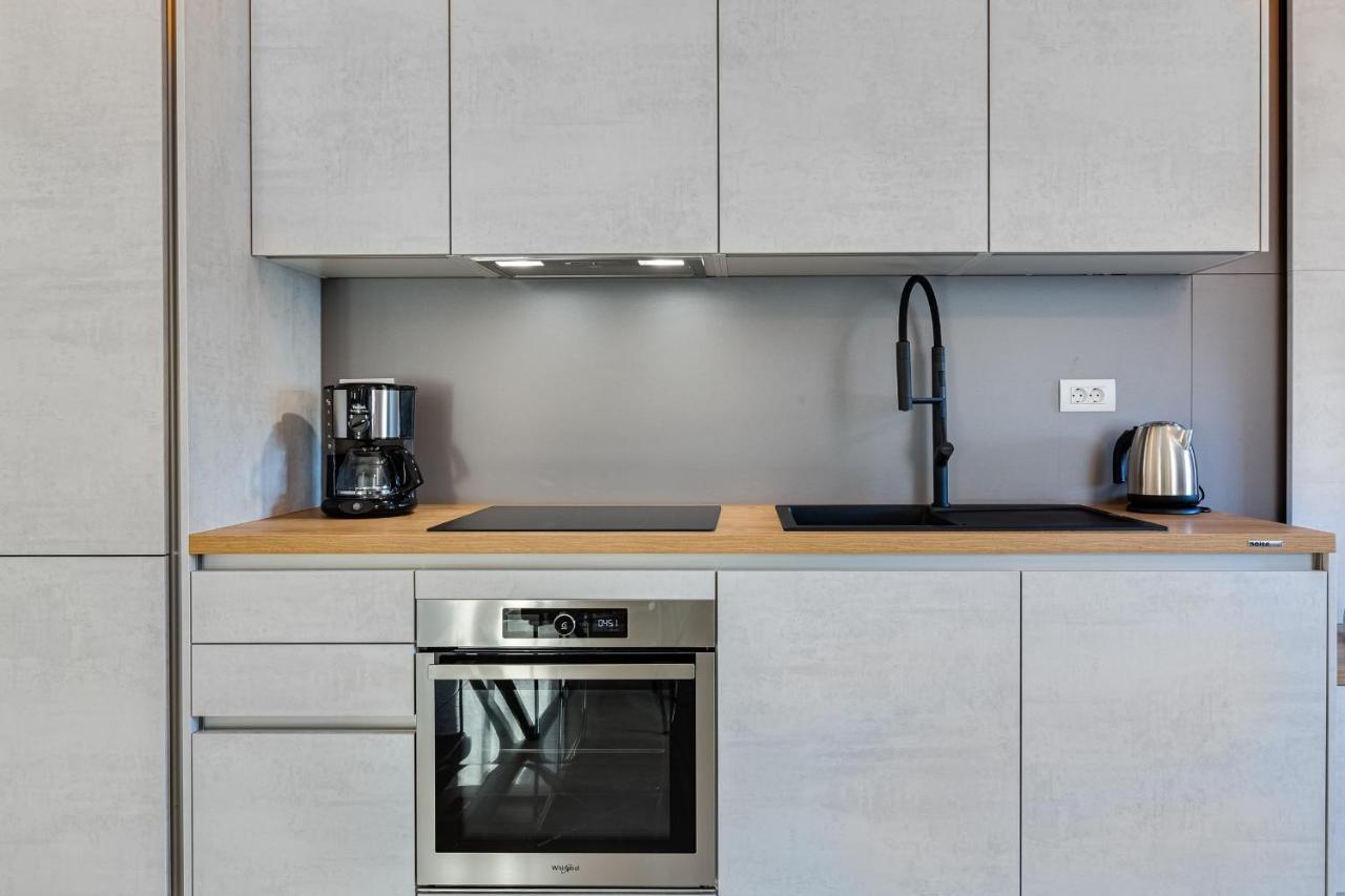 Diamond Two Bedroom Apartment *