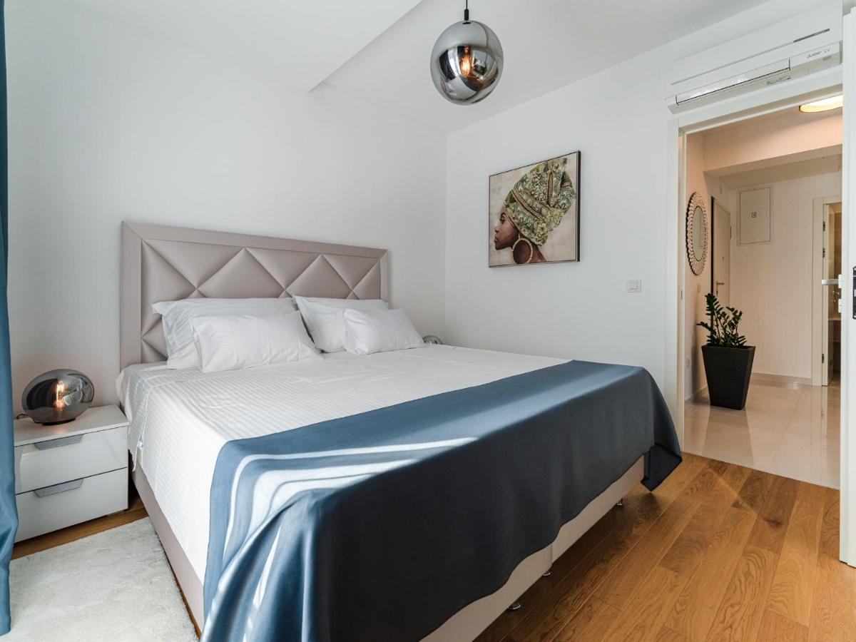Diamond Two Bedroom Apartment