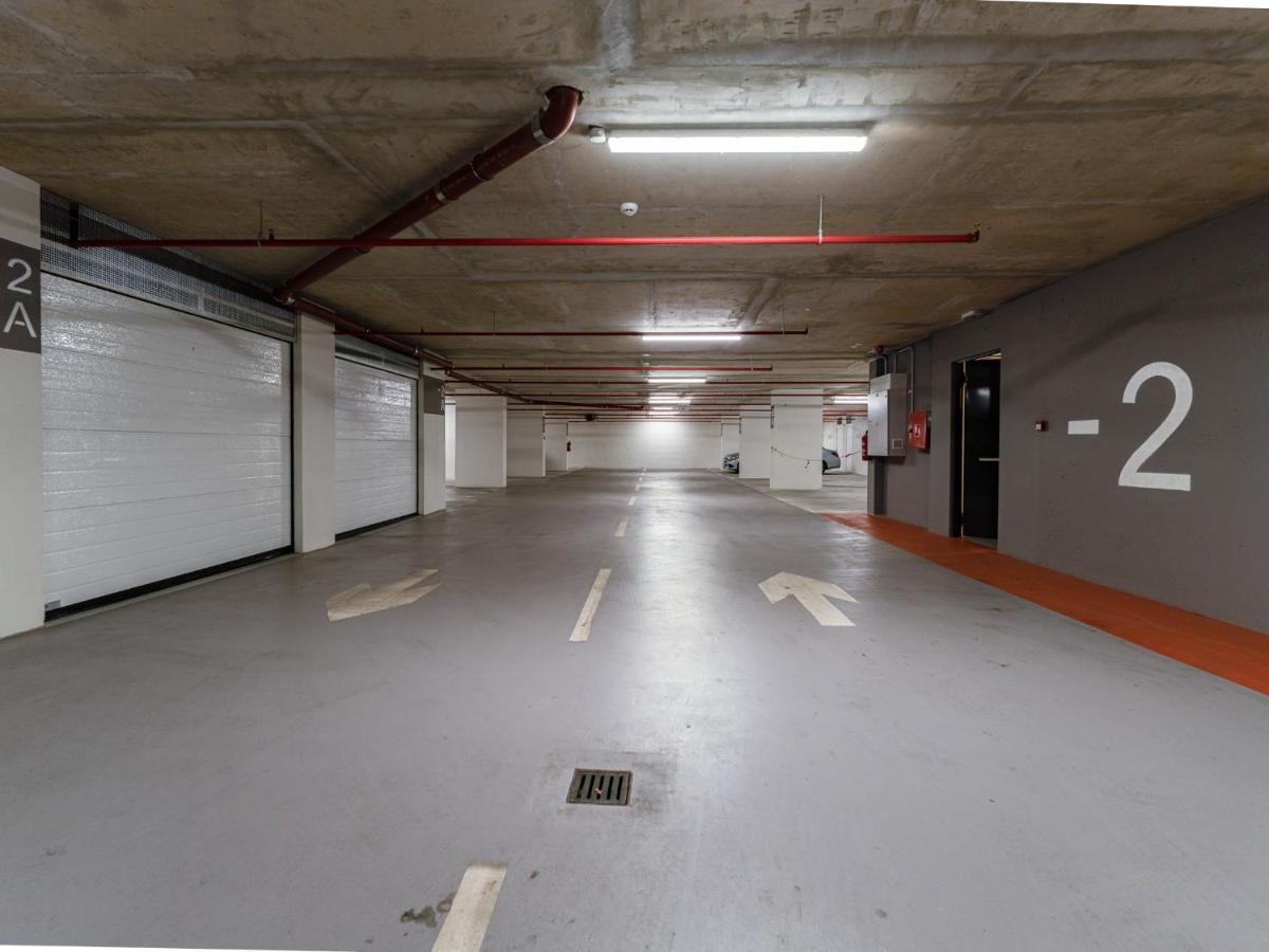 Diamond Two Bedroom Apartment *